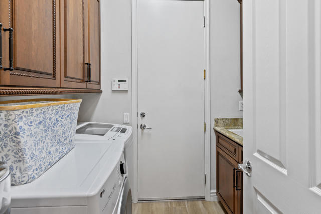 Image 19 of 26 For 40882 Calle Claro