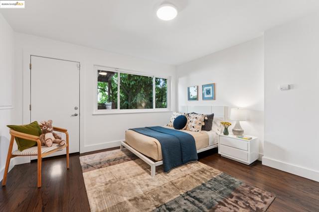 5958 Colton Blvd., Oakland CA: https://media.crmls.org/mediaz/3840bd99-7032-4b51-a3b8-4aa8a5742d80.jpg