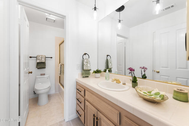 5748 Whispering Pines Circle, Westlake Village CA: https://media.crmls.org/mediaz/3841293f-32d2-4f9c-ba8e-7560263dee86.jpg