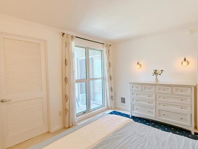 400 Beale Street, San Francisco CA: https://media.crmls.org/mediaz/3841e10d-663d-439c-ad28-1d9f12e3dd0f.jpg