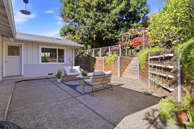 574 Wellington Drive, San Carlos CA: https://media.crmls.org/mediaz/384223f3-f8f5-4fe0-84eb-5e8a261199dc.jpg