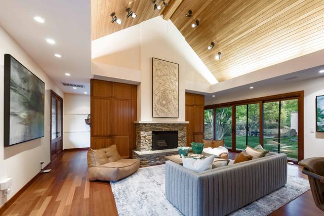 140 Farm Road, Woodside CA: https://media.crmls.org/mediaz/3842397d-8689-4043-9790-299b65d5629e.jpg