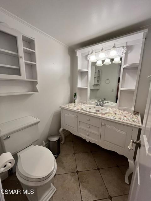 29160 Oakpath Drive, Agoura Hills CA: https://media.crmls.org/mediaz/38427cda-1260-44bd-92a5-631e984a0d54.jpg