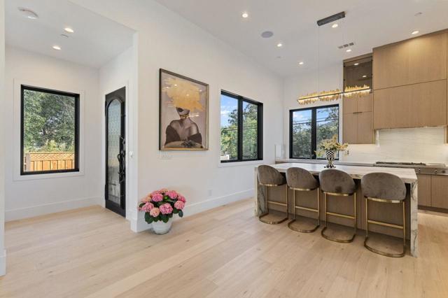 18071 Saratoga Los Gatos Road, Monte Sereno CA: https://media.crmls.org/mediaz/38431009-77cb-4c45-a0fe-f8aabda5687a.jpg