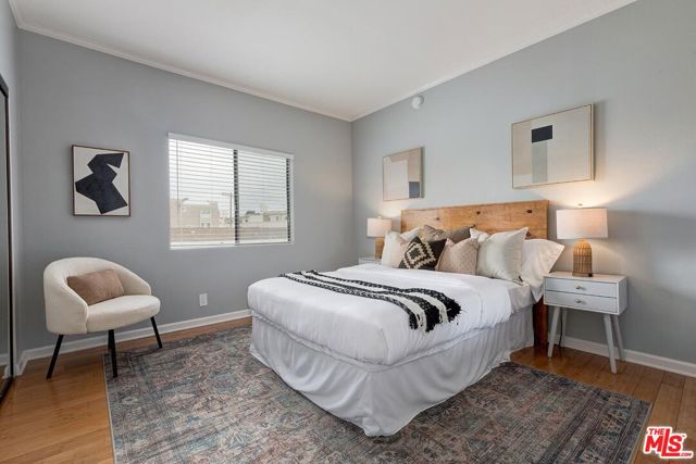 11827 Goshen Avenue, Los Angeles CA: https://media.crmls.org/mediaz/38433f45-3c0c-4104-a6cf-309d6d362baf.jpg