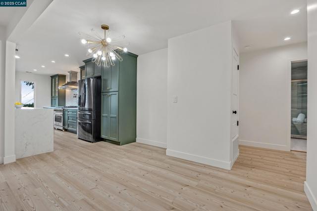 1952 Montclair Court, Walnut Creek CA: https://media.crmls.org/mediaz/38439fd5-20cb-40ed-b866-43b6ddd70161.jpg
