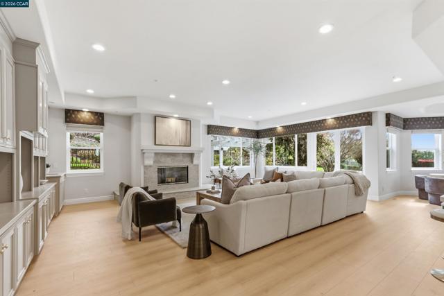 2981 GRAPEVINE TER, Fremont CA: https://media.crmls.org/mediaz/38445310-b7fa-426e-8219-3a24cb2d00bb.jpg