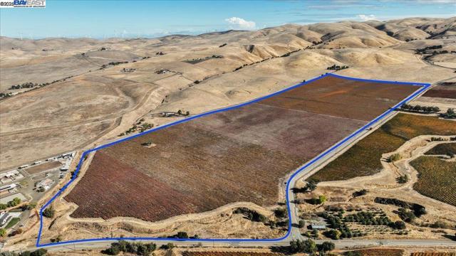 Image 4 of 45 For 9846 Reuss Rd