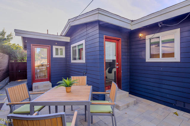 Detail Gallery Image 25 of 42 For 3363 Hollydale Dr, Los Angeles,  CA 90039 - 3 Beds | 3/1 Baths