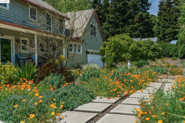 300 Rancho de Maria, Martinez CA: https://media.crmls.org/mediaz/38454160-30be-49b5-bb4a-759fc886a39a.jpg