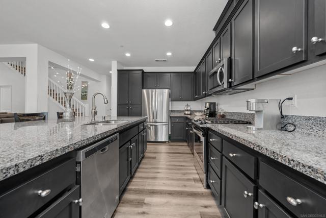 Image 6 of 32 For 38512 Rosegate Pl