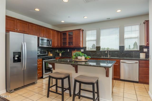 Detail Gallery Image 2 of 34 For 4545 via Del Sol, Camarillo,  CA 93012 - 3 Beds | 3/1 Baths
