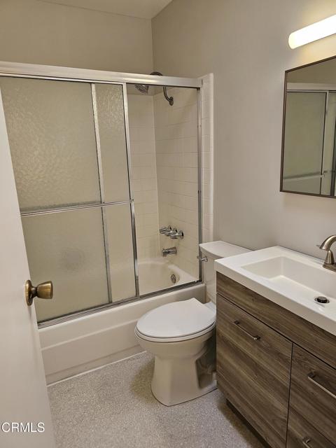 2166 N Indian Canyon Drive, Palm Springs CA: https://media.crmls.org/mediaz/38460a71-01dc-4087-b6ee-e3e36405e3e8.jpg