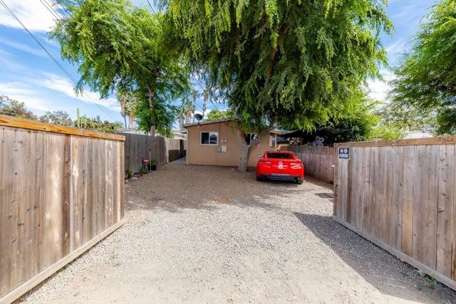 548 9th Avenue, Escondido CA: https://media.crmls.org/mediaz/3846311b-33aa-4e66-aa6e-8cde53e29792.jpg