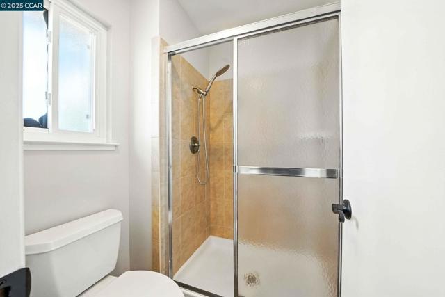 4417 Sunlight Ct, Concord CA: https://media.crmls.org/mediaz/38477e58-1cc7-4e46-86f1-9104e24b596a.jpg