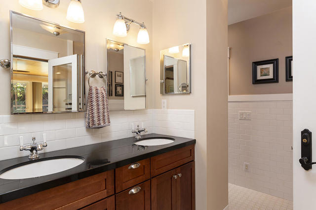 67931 Valley Vista Drive, Cathedral City CA: https://media.crmls.org/mediaz/3847adc6-5af1-482c-b37d-6fe8d4d4289c.jpg