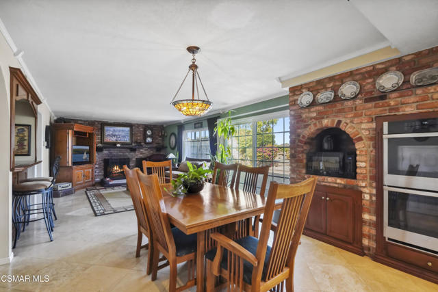 744 Calle Las Colinas, Newbury Park CA: https://media.crmls.org/mediaz/384953f6-5996-4b6e-82f1-21c0be1139e1.jpg