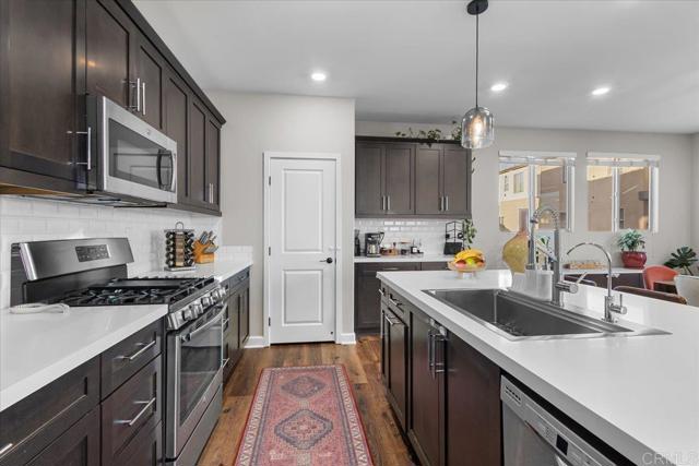 Detail Gallery Image 27 of 55 For 1840 Mint #6,  Chula Vista,  CA 91915 - 4 Beds | 3 Baths