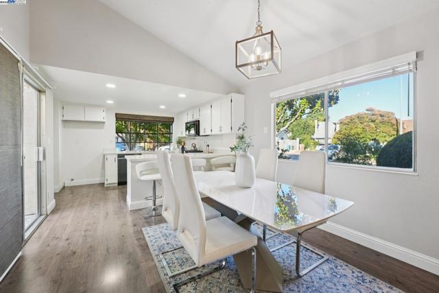 33177 Quail Drive, Union City CA: https://media.crmls.org/mediaz/384a3acb-69ef-4bb7-89b4-fd16bb92054c.jpg