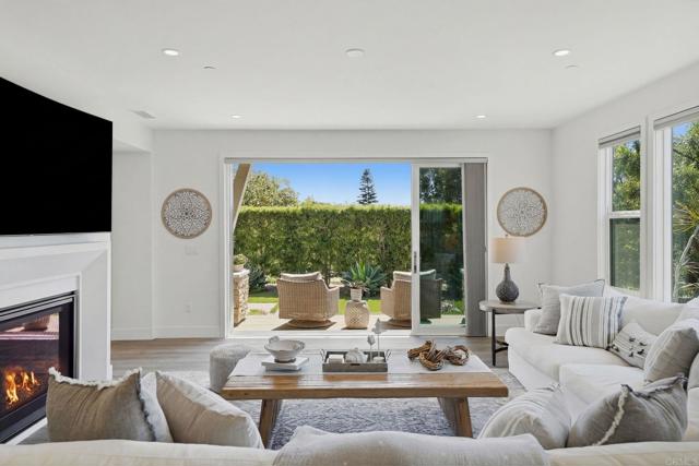 Detail Gallery Image 20 of 74 For 374 Fulvia St, Encinitas,  CA 92024 - 4 Beds | 4/1 Baths