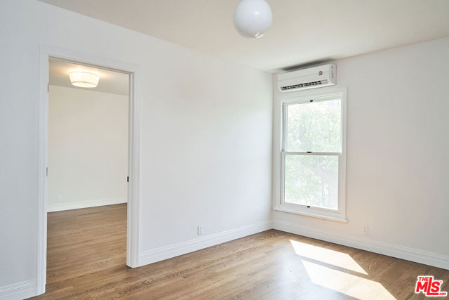 2191 El Sereno Avenue, Altadena CA: https://media.crmls.org/mediaz/384a41d8-dbdf-43cd-98a8-bbc50ee4b443.jpg