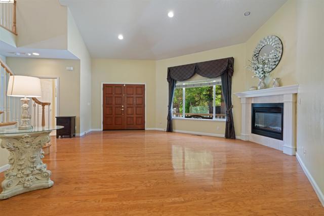 Image 4 of 51 For 628 Stanley Ln