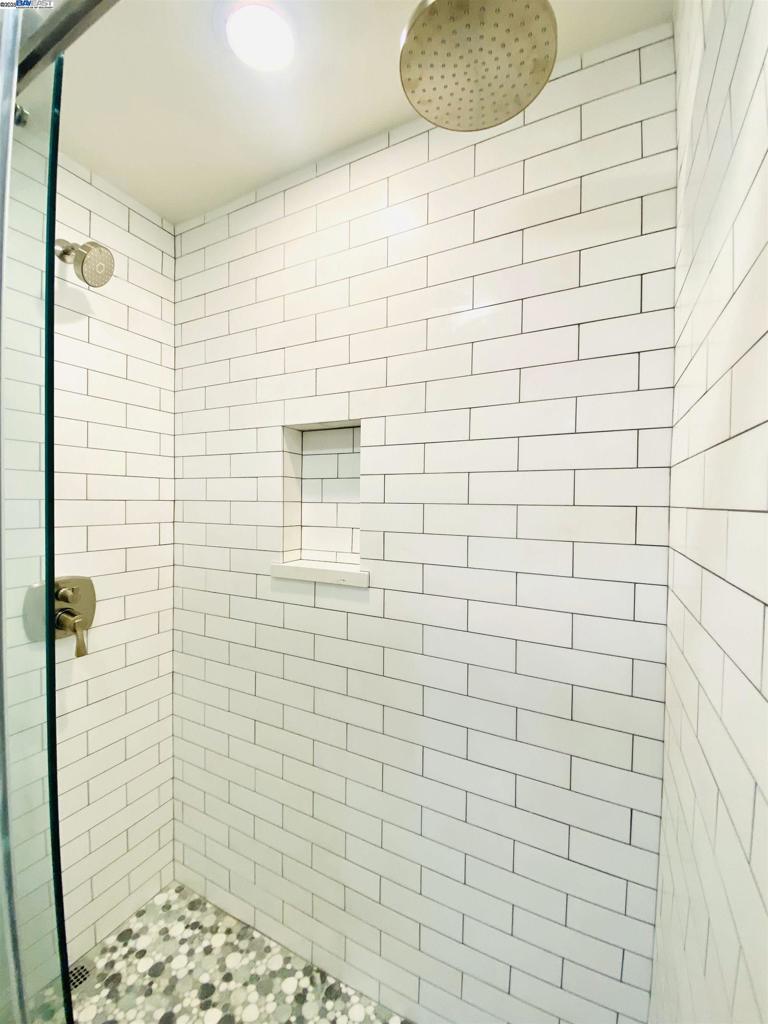 https://media.crmls.org/mediaz/384b4898-36d8-40bc-8d49-a5ce1b4146ef.jpg?preset=X-Large