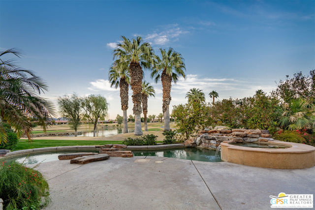 55586 Southern, La Quinta CA: https://media.crmls.org/mediaz/384b73ef-d8c5-42d9-b414-67fb455b66c4.jpg