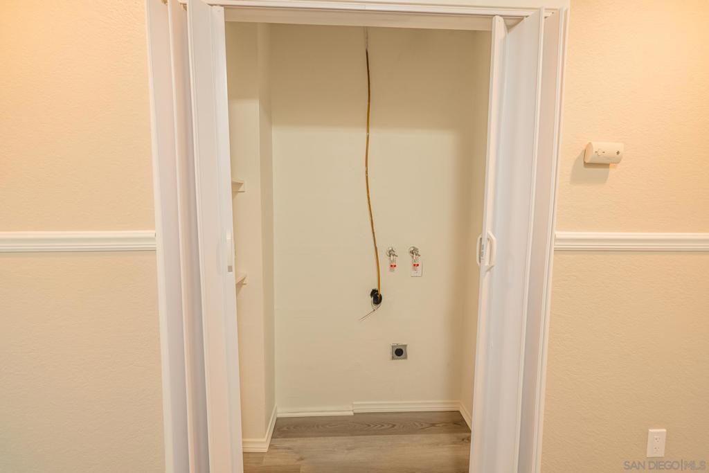 https://media.crmls.org/mediaz/384ccde3-b05e-4bba-b873-4972c2043c8f.jpg?preset=X-Large