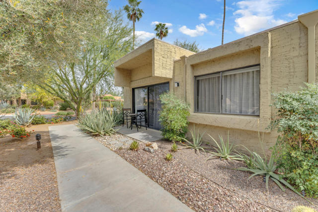 5803 Los Santos Drive #19, Palm Springs, CA 92264