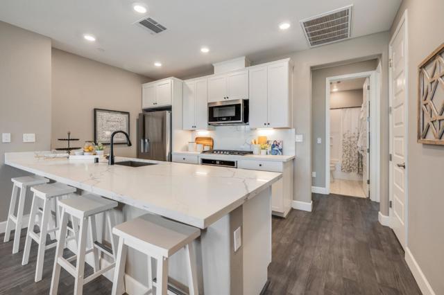 3 Lisbon Lane, Redwood City CA: https://media.crmls.org/mediaz/384d05a9-9909-40f1-a9bb-d21020cf93ca.jpg