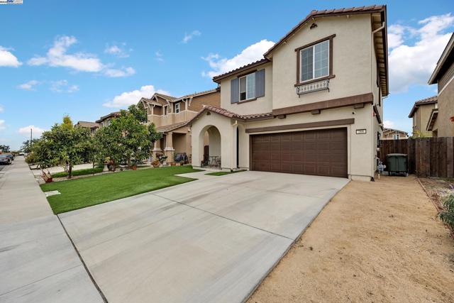 268 Coolcrest Dr, Oakley CA: https://media.crmls.org/mediaz/384d2cf5-9e61-48bc-933d-6874540913a0.jpg