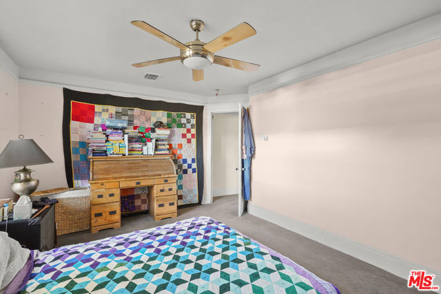 656 Parkman Avenue, Los Angeles CA: https://media.crmls.org/mediaz/384ddaa5-2e04-4ef6-9e8d-16a3964fc75e.jpg
