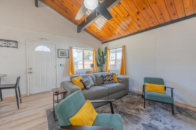 972 Pinon Lane, Big Bear CA: https://media.crmls.org/mediaz/384e0c11-e8f9-4c27-a3e2-c7af904990e3.jpg