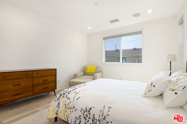 1741 S S Marvin Ave, Los Angeles CA: https://media.crmls.org/mediaz/384e510b-c544-4ab4-b0c2-a0ee0b5842ee.jpg