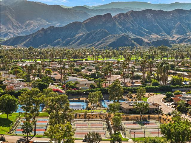 76 Princeton Drive, Rancho Mirage CA: https://media.crmls.org/mediaz/384ea300-3296-46ea-aaae-cc94c6ede2b4.jpg