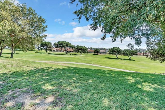 Image 22 of 42 For 17607 Pomerado Road  204