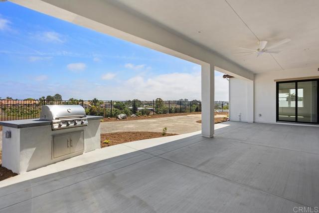 1212 Stonemark Place, Vista CA: https://media.crmls.org/mediaz/384f2544-a388-4a7d-a3eb-3e349f36778d.jpg