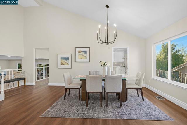 4072 Westminster Pl, Danville CA: https://media.crmls.org/mediaz/384fc370-e03a-4da8-9b05-12ee07aec53b.jpg