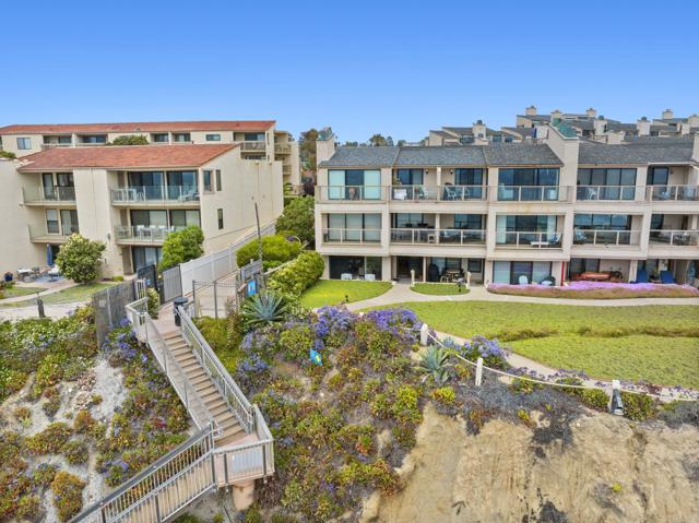 515 S Sierra Avenue, Solana Beach CA: https://media.crmls.org/mediaz/384fc93b-6e03-4725-8e5d-16bcfbe3b508.jpg