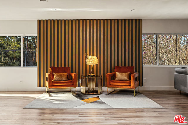 4430 Natoma Avenue, Woodland Hills CA: https://media.crmls.org/mediaz/3850218c-22c3-47db-bfca-4d62ea20c611.jpg