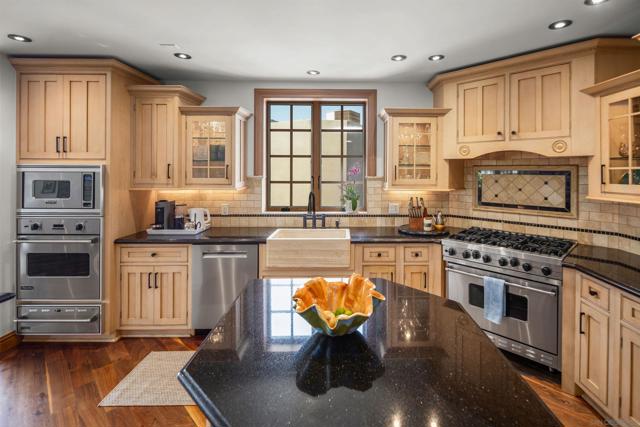 120 C Ave, Coronado CA: https://media.crmls.org/mediaz/38506d15-db22-49f2-9730-bd4bf4dd63f7.jpg
