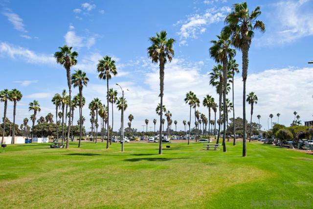 819 Kennebeck Ct, San Diego CA: https://media.crmls.org/mediaz/38509e93-8b72-452a-990a-5769764d41d9.jpg
