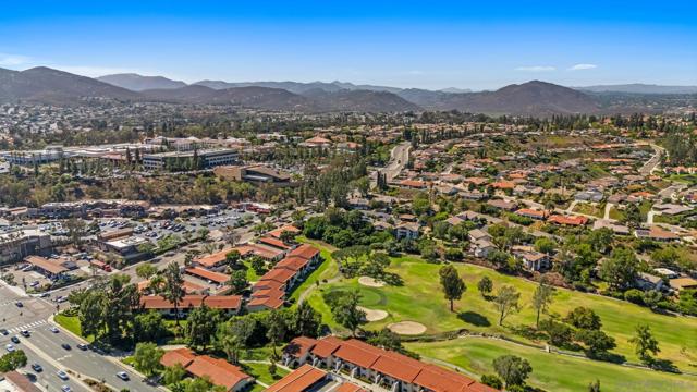 17031 Bernardo Center Dr, San Diego CA: https://media.crmls.org/mediaz/3850d7f9-80e0-4289-b563-e703be97b47c.jpg