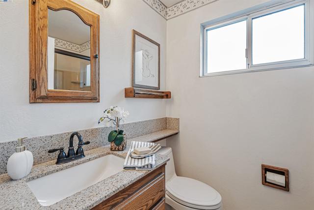 9694 Ashby way, San Ramon CA: https://media.crmls.org/mediaz/3851060e-abdd-4ca6-a005-bfe66882d9d5.jpg