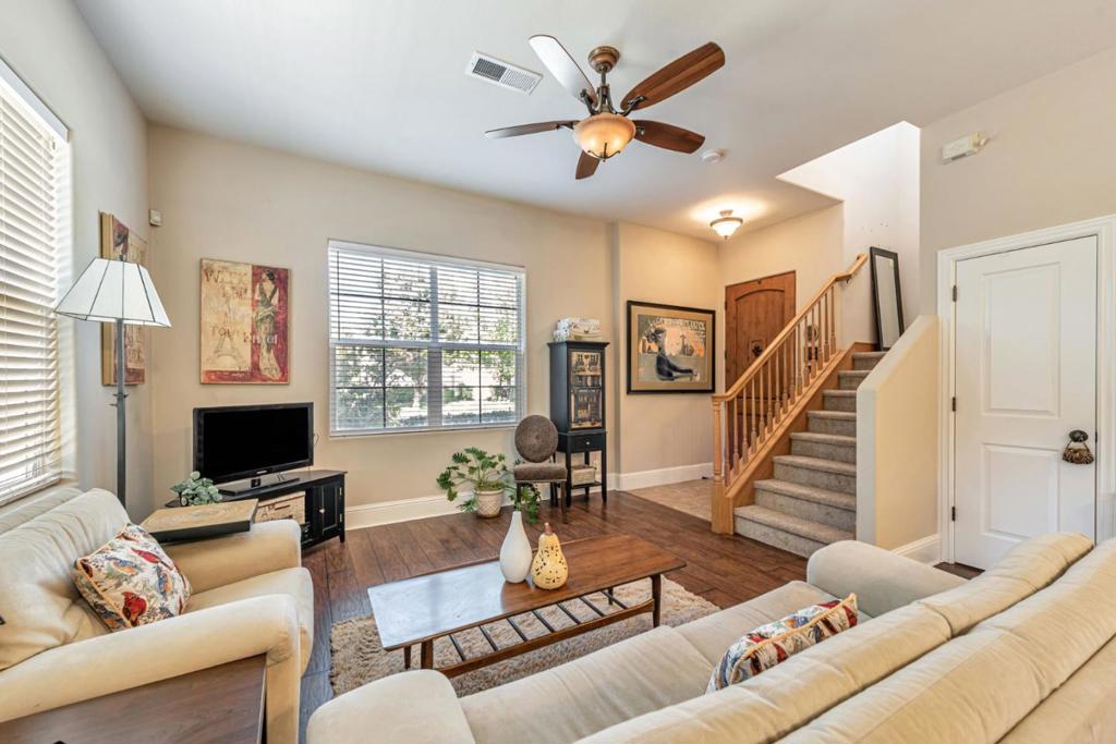 15145 Bellini Way
