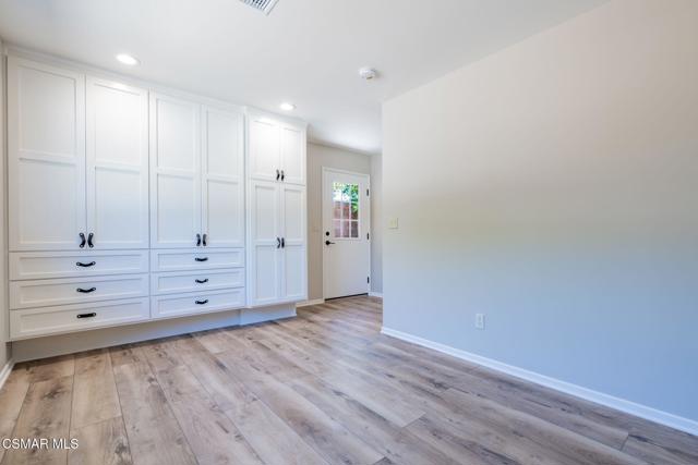 3242 Hereford Court, Simi Valley CA: https://media.crmls.org/mediaz/3851a165-df73-48a1-aab1-3af7ba885df8.jpg