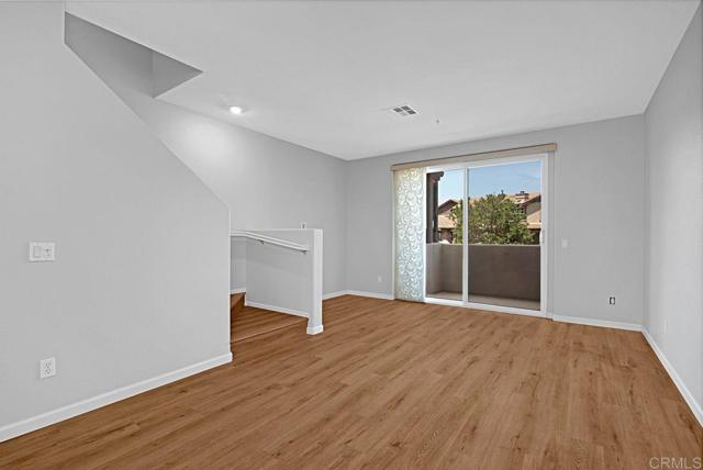 16937 Hutchins Lndg, San Diego CA: https://media.crmls.org/mediaz/3851a9df-15e2-4da9-8ded-62e74534cef3.jpg