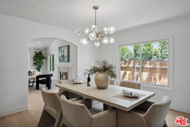 314 22nd Street, Santa Monica CA: https://media.crmls.org/mediaz/3851b32b-bc5c-4da2-8a0b-8ade361f72ee.jpg