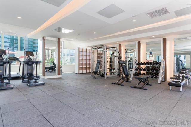 1388 Kettner Blvd, San Diego CA: https://media.crmls.org/mediaz/3851d010-fb14-441b-821e-1ec5c24ea14b.jpg